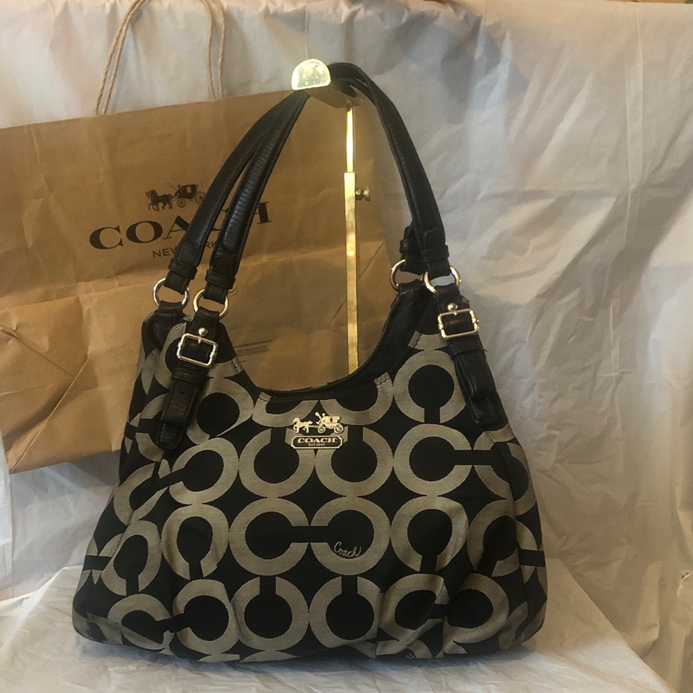 Coach poppy large 3 compartments purple satin interior black & silver good condi